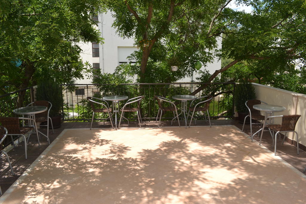 Guesthouse Liska โมสตาร์ ภายนอก รูปภาพ