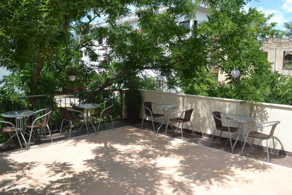 Guesthouse Liska โมสตาร์ ภายนอก รูปภาพ