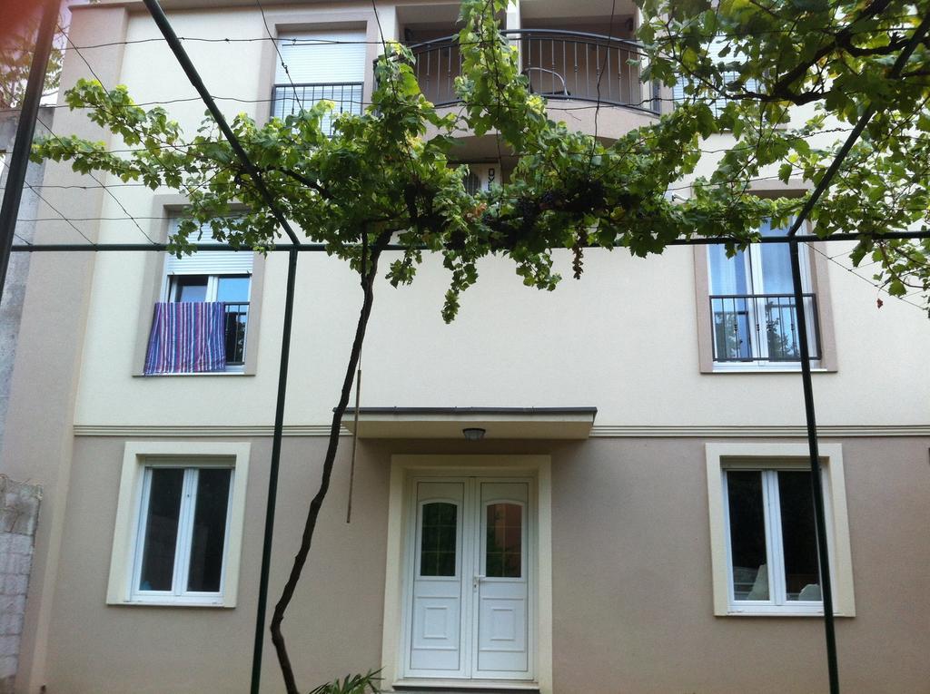 Guesthouse Liska โมสตาร์ ภายนอก รูปภาพ